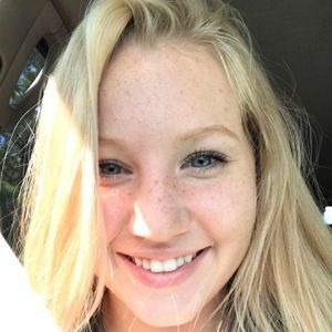 Meet your Posher, Caitlin